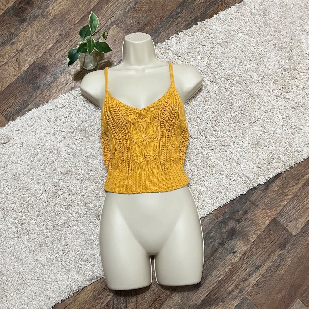 American Eagle Size Medium Mustard Yellow Cable Knit V-Neck Cropped Sweater Tank
